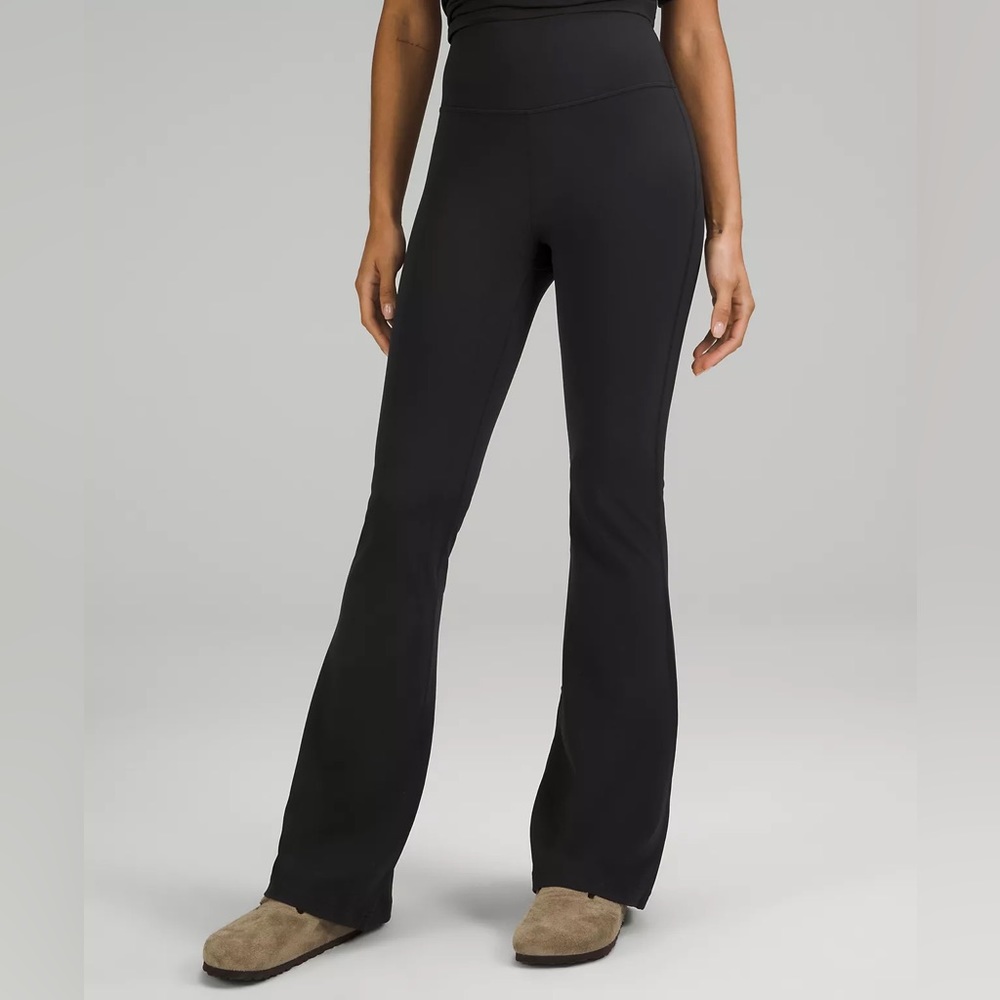 NWT LuLuLemon Groove Super-High-Rise Flared Pant Nulu in Black - Picture 3 of 8